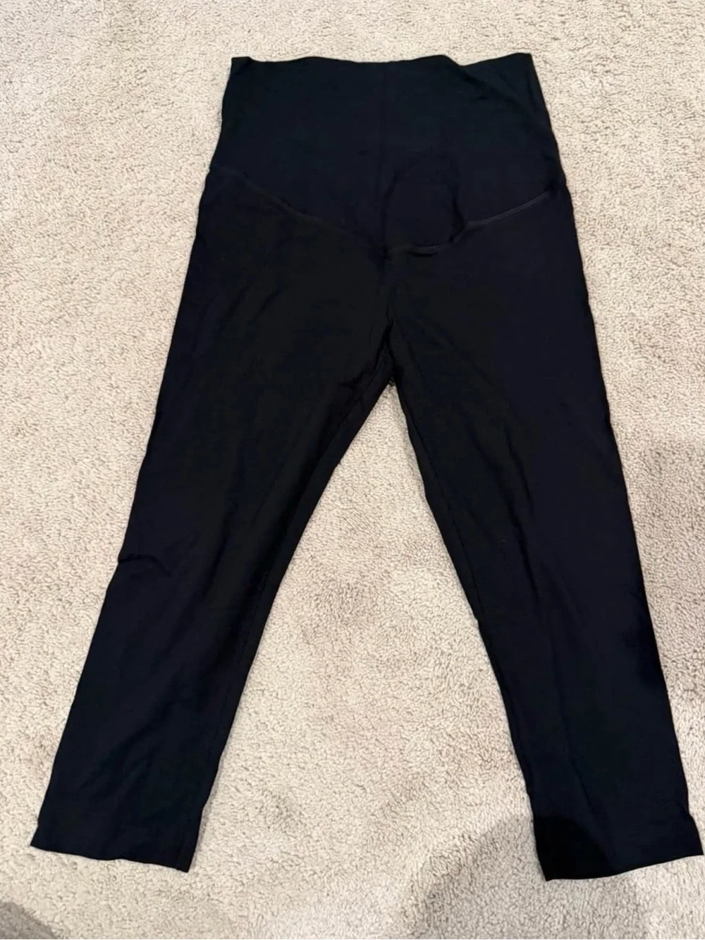 Old navy maternity Black belly panel Stretch crop Leggings
